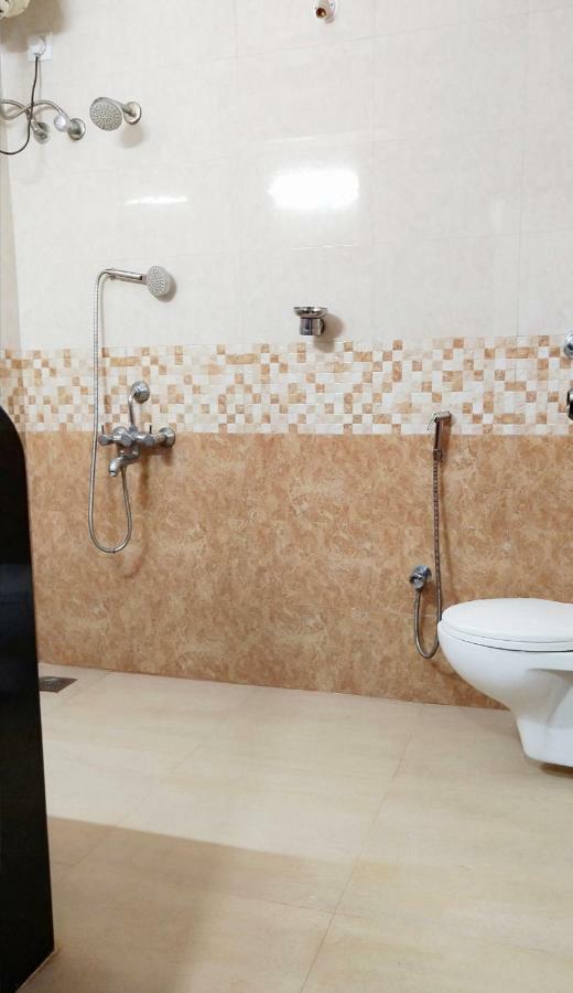 מלון קולבה Amigo Plaza מראה חיצוני תמונה